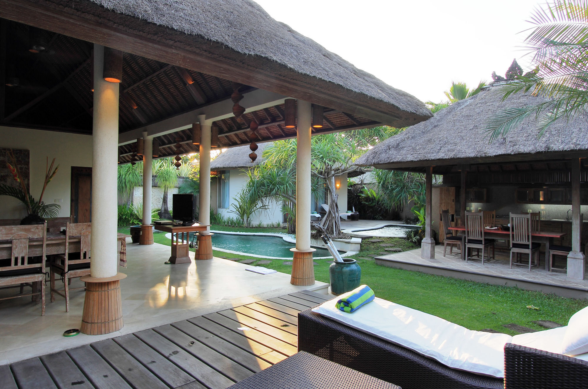 Villa Tirta Naga Bali Seminyak Exterior foto